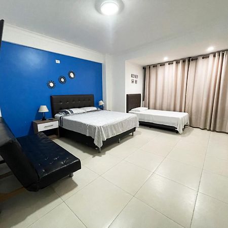 Edificio Las Palmas 3100 ซานตาครูซเดอลาเซียร์รา ภายนอก รูปภาพ