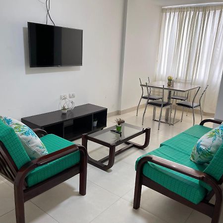 Edificio Las Palmas 3100 ซานตาครูซเดอลาเซียร์รา ภายนอก รูปภาพ