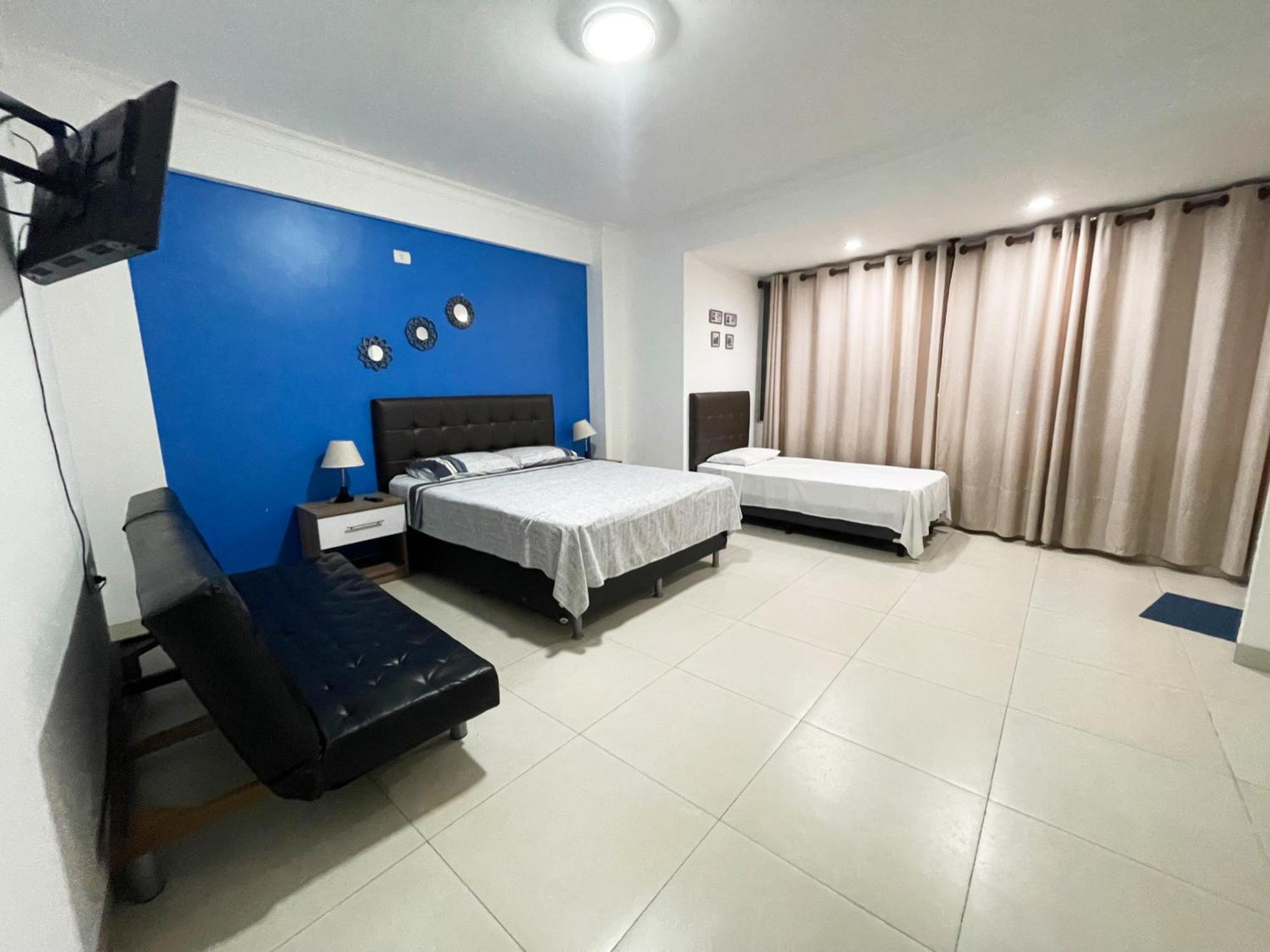 Edificio Las Palmas 3100 ซานตาครูซเดอลาเซียร์รา ภายนอก รูปภาพ