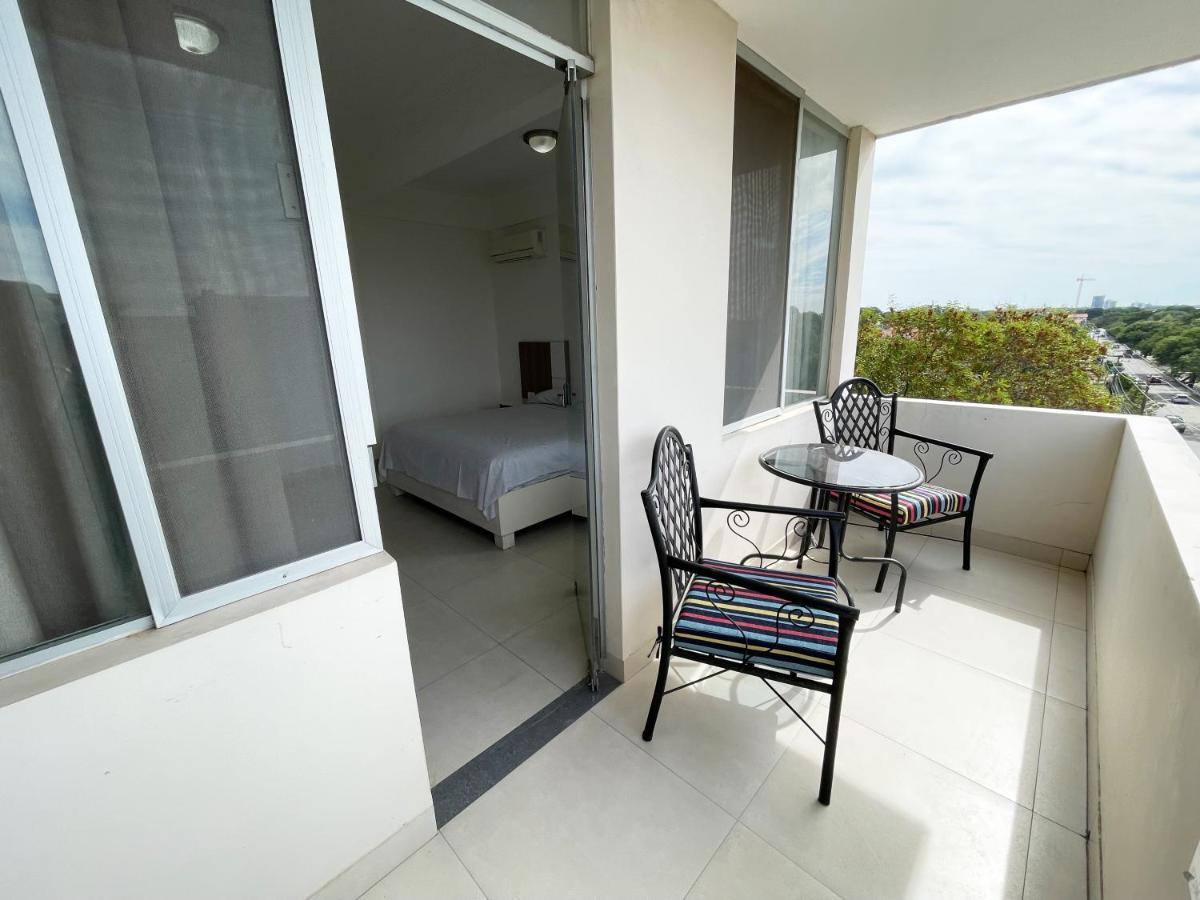 Edificio Las Palmas 3100 ซานตาครูซเดอลาเซียร์รา ภายนอก รูปภาพ