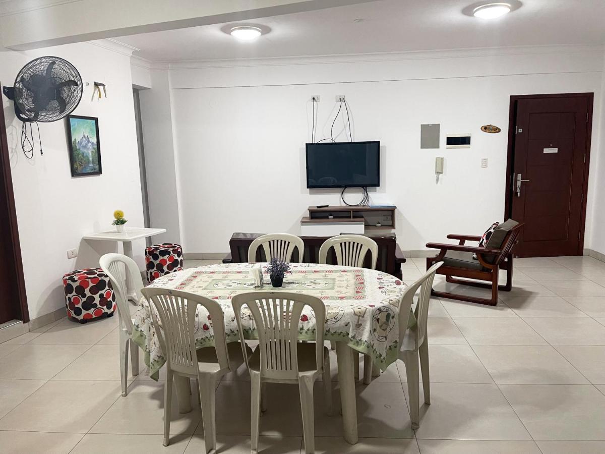 Edificio Las Palmas 3100 ซานตาครูซเดอลาเซียร์รา ภายนอก รูปภาพ