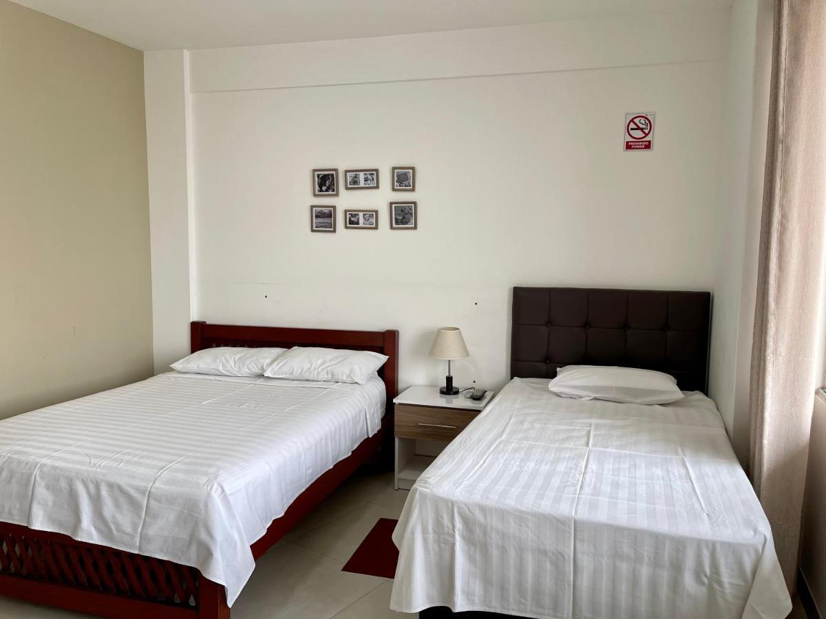 Edificio Las Palmas 3100 ซานตาครูซเดอลาเซียร์รา ภายนอก รูปภาพ