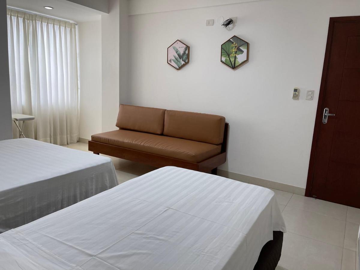 Edificio Las Palmas 3100 ซานตาครูซเดอลาเซียร์รา ภายนอก รูปภาพ