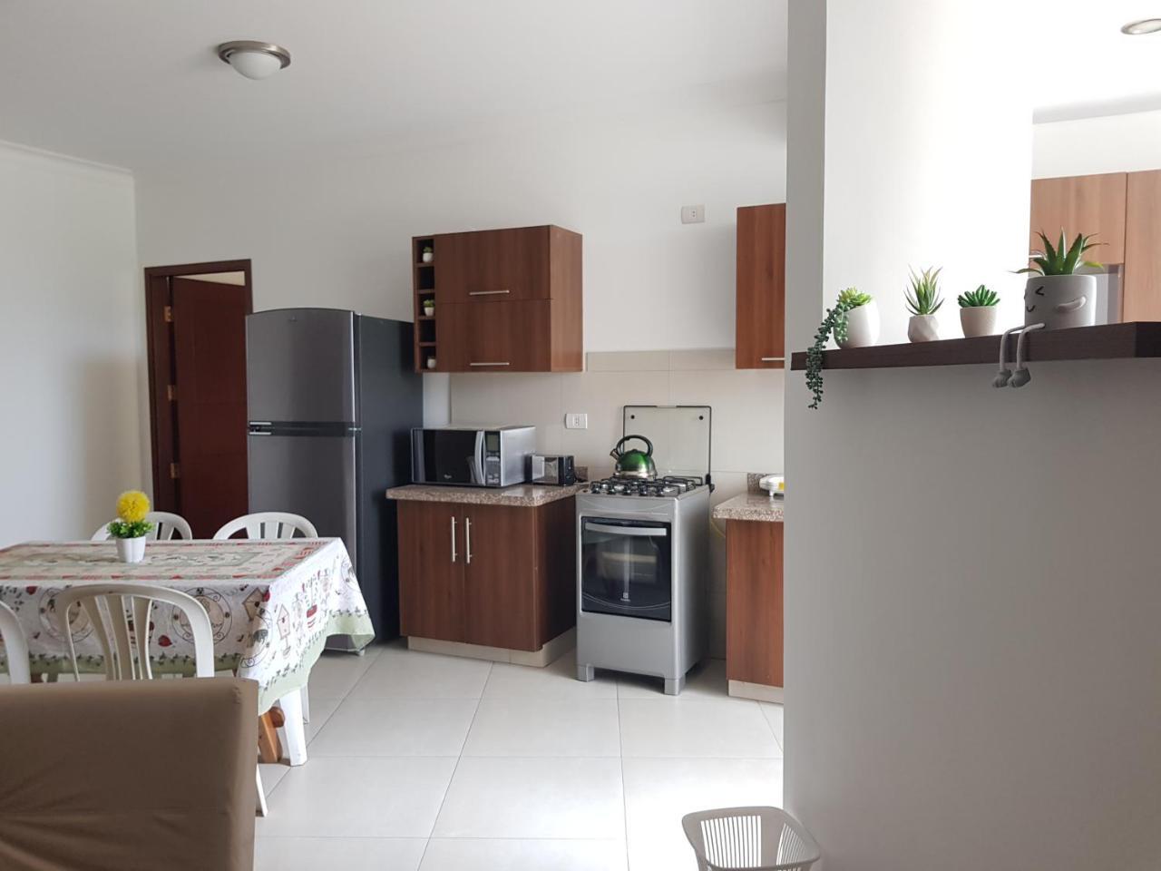Edificio Las Palmas 3100 ซานตาครูซเดอลาเซียร์รา ภายนอก รูปภาพ