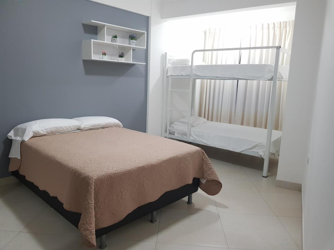 Edificio Las Palmas 3100 ซานตาครูซเดอลาเซียร์รา ภายนอก รูปภาพ