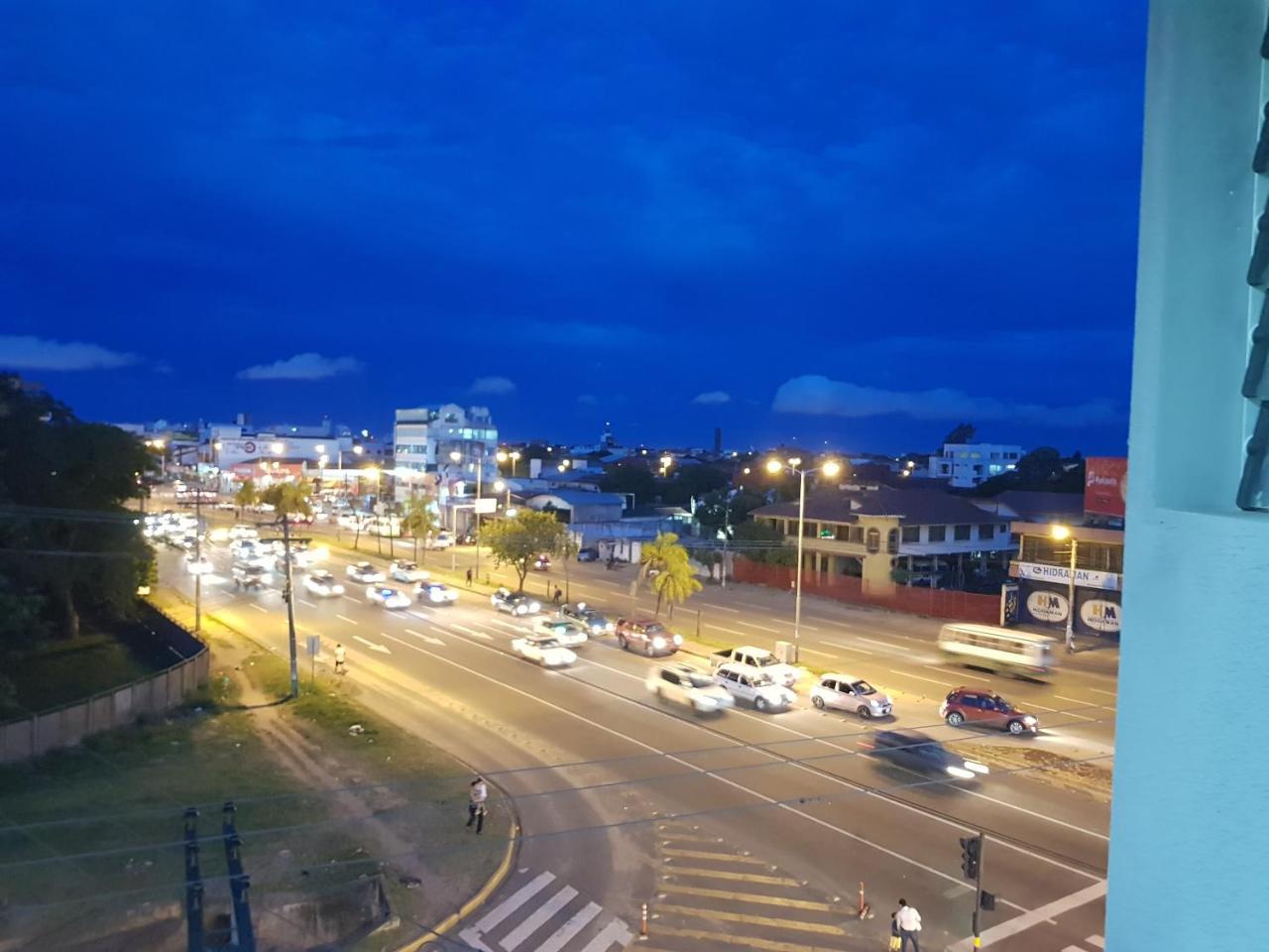 Edificio Las Palmas 3100 ซานตาครูซเดอลาเซียร์รา ภายนอก รูปภาพ
