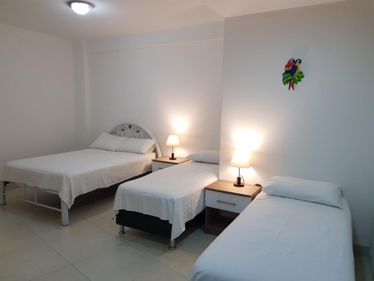 Edificio Las Palmas 3100 ซานตาครูซเดอลาเซียร์รา ภายนอก รูปภาพ