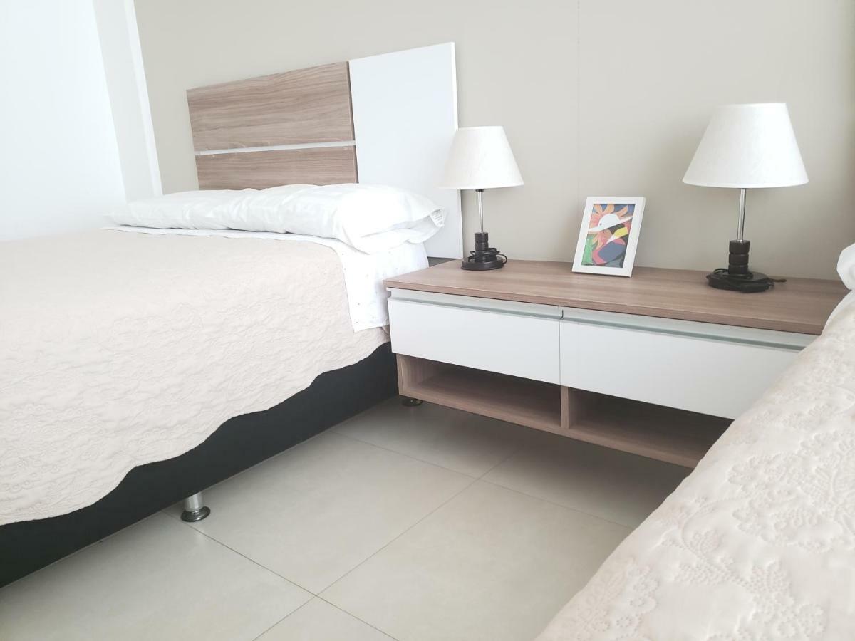 Edificio Las Palmas 3100 ซานตาครูซเดอลาเซียร์รา ภายนอก รูปภาพ